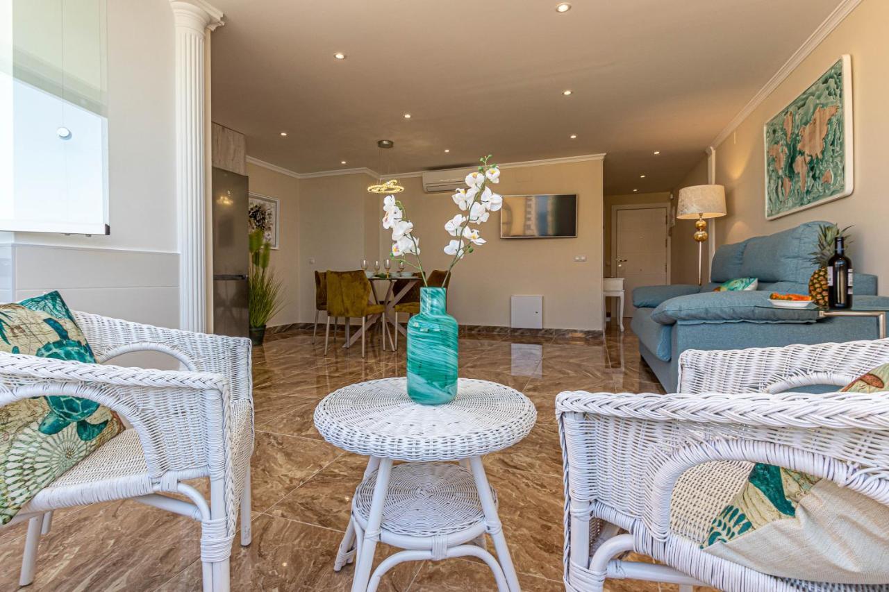Costa Paradise - Beachfront Apartment Фуeнхирола Екстериор снимка