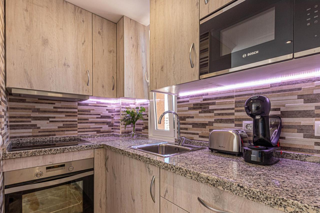 Costa Paradise - Beachfront Apartment Фуeнхирола Екстериор снимка