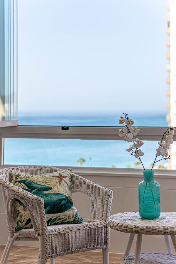 Costa Paradise - Beachfront Apartment Фуeнхирола Екстериор снимка